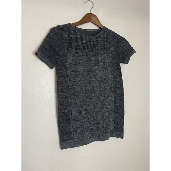 Fabletics Seamless Small Women Performance Short Sleeve Top Classic Fit  Gray - Picture 2 of 3